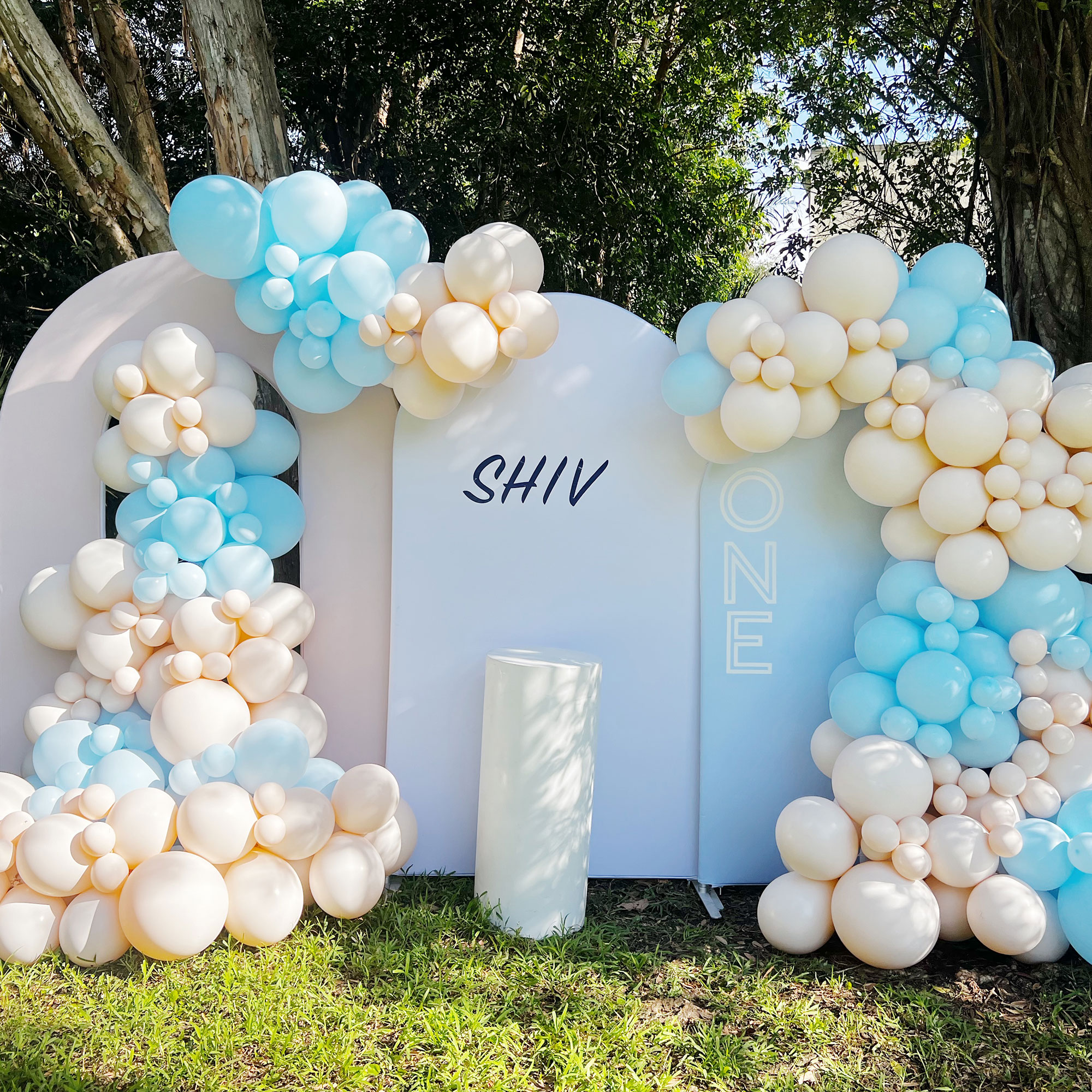 Open Arch Frame Balloon Decoration by Miami Event Decor